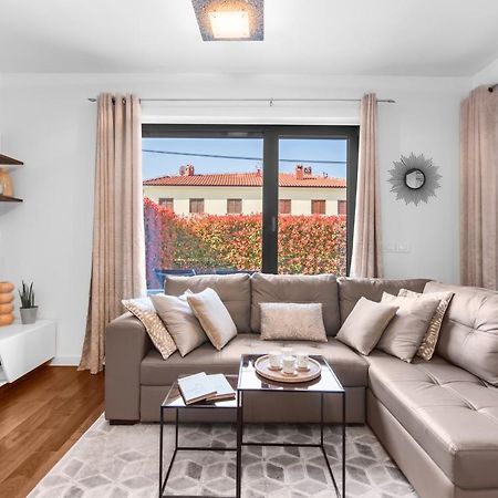 Luxury New Apartment With Private Garden Near The Beach! 波雷奇 外观 照片