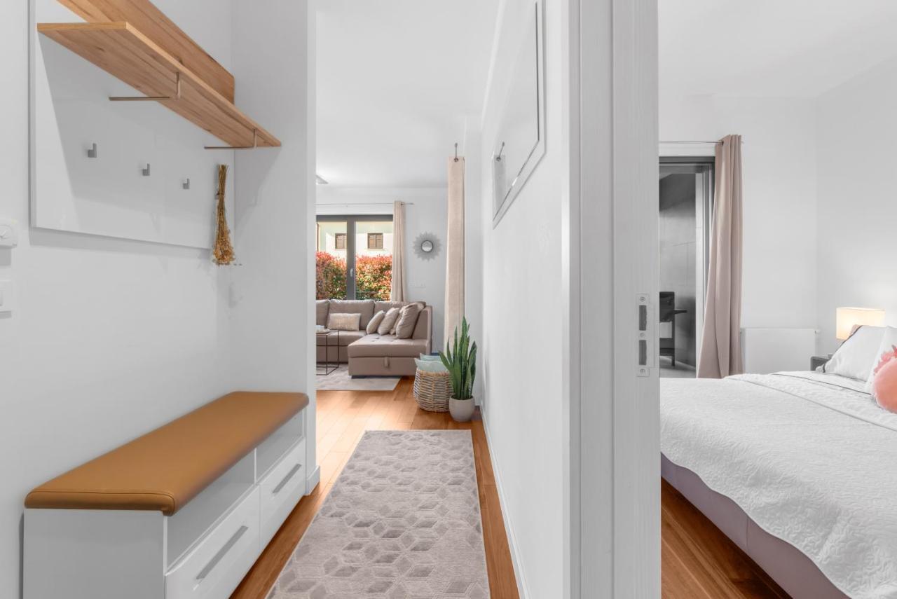 Luxury New Apartment With Private Garden Near The Beach! 波雷奇 外观 照片